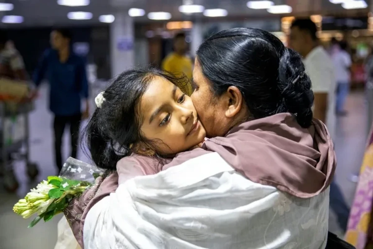 Terrified Bangladeshis flee Israeli strikes in Lebanon