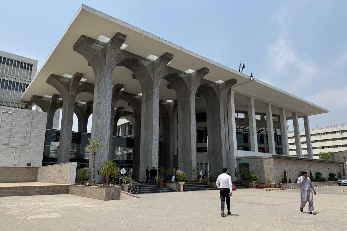 Pakistan court overturns previous ruling against land under navy use