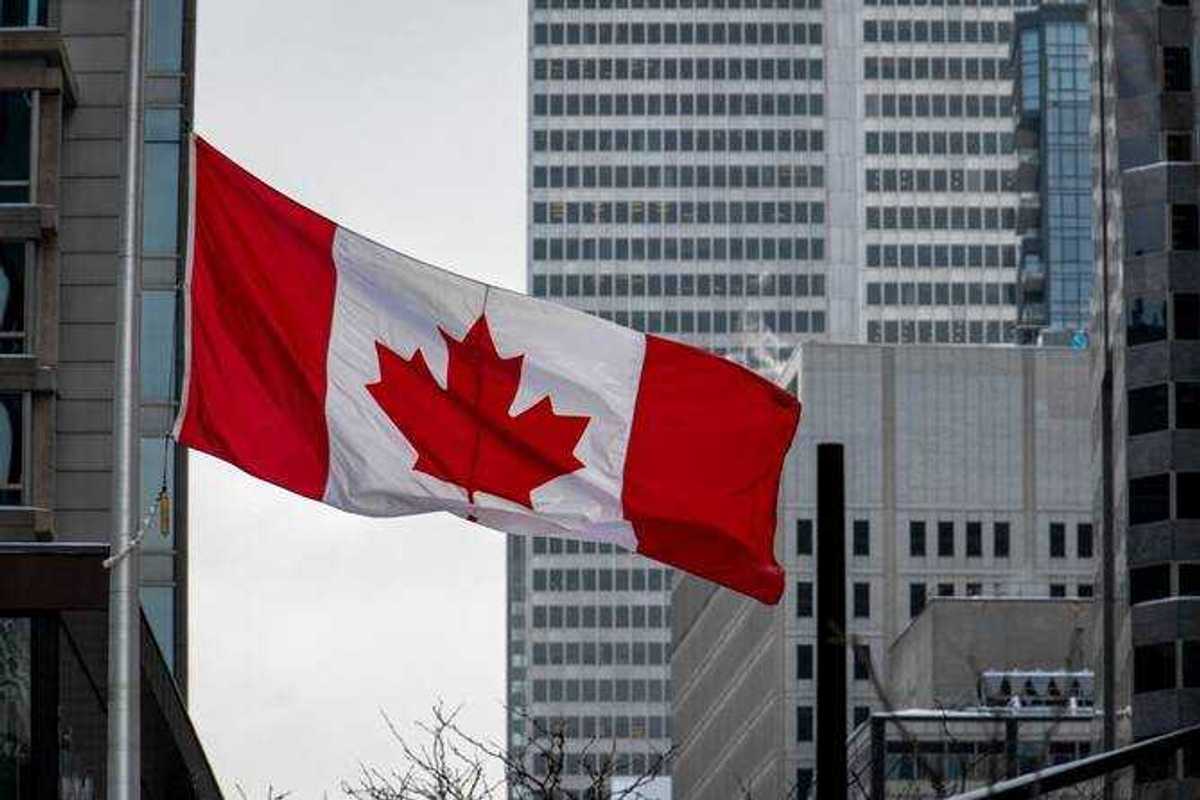 Montreal shooting kills police officer, civilian and suspect in Côte-des-Neiges