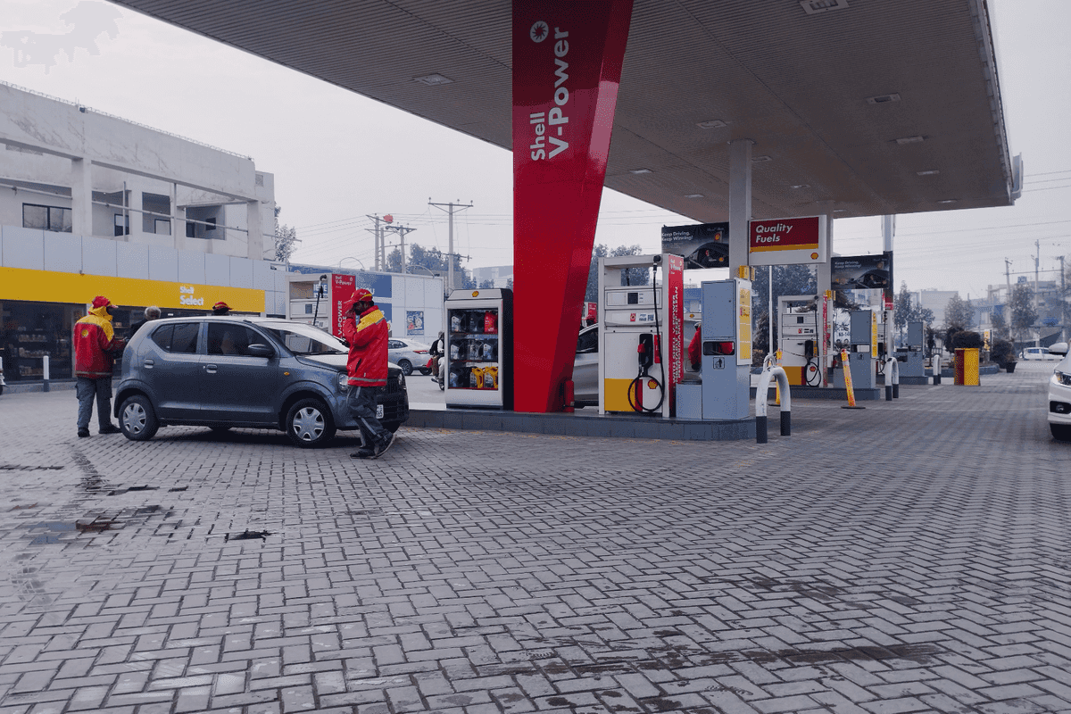 Pakistan likely to slash fuel prices by up to Rs12 per litre