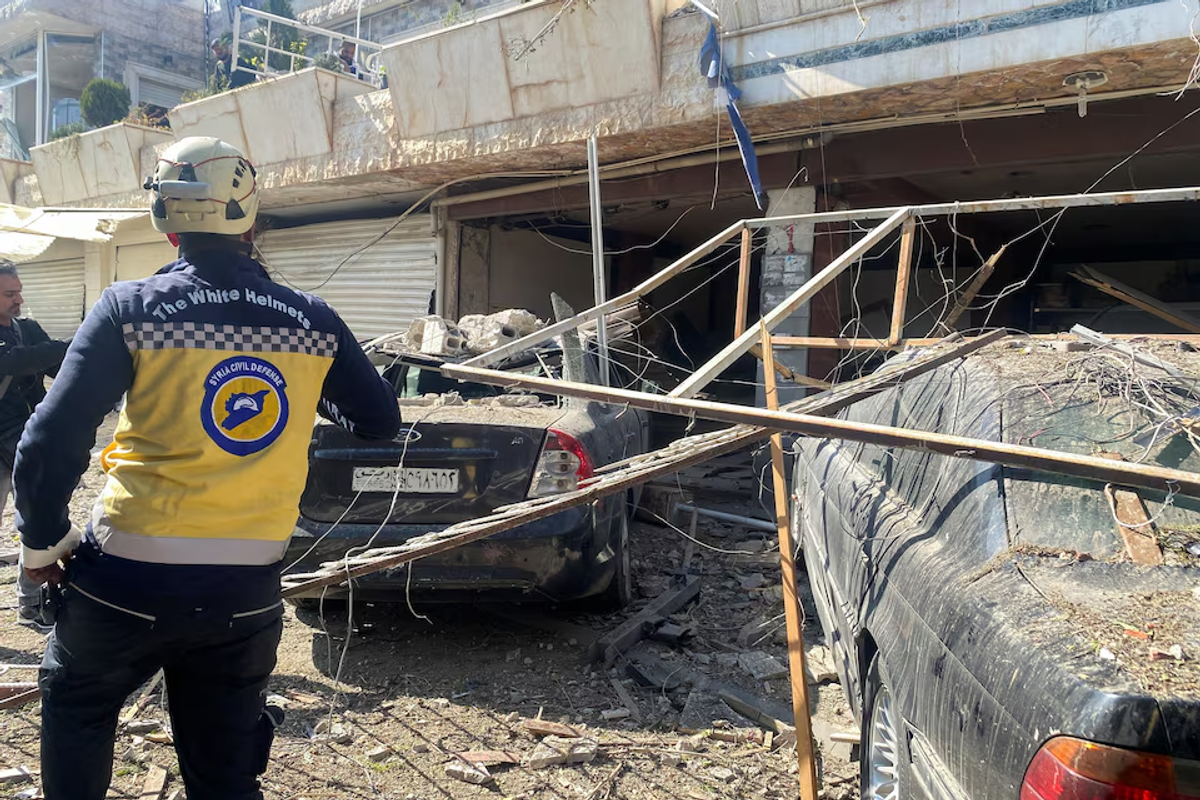 Israel defense minister confirms air strike in Damascus