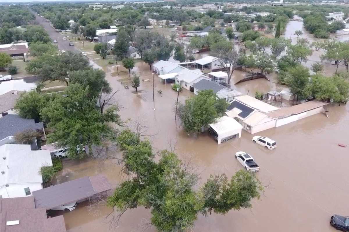 27 people confirmed dead as flood waters recede in central Texas