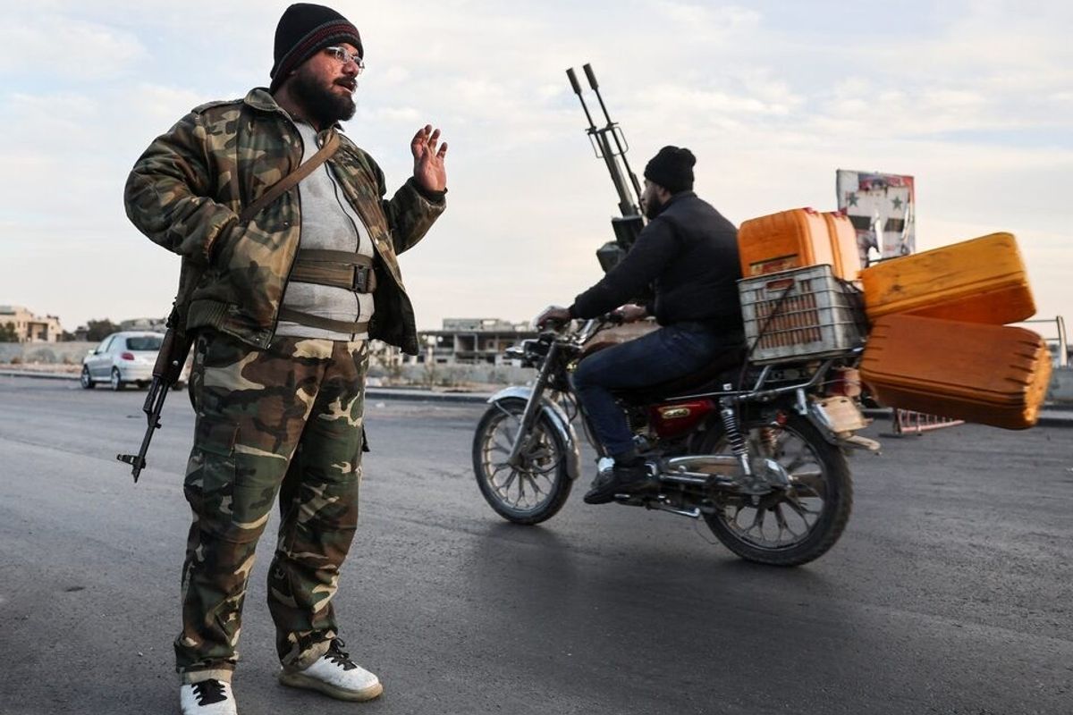 Gunmen kill 10 in Syria village 'massacre': monitor