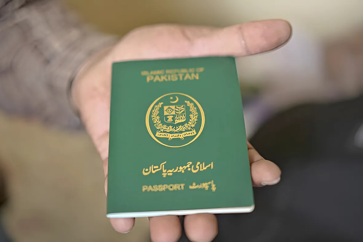 UAE denies imposing a formal visa ban on Pakistanis, says foreign minister
