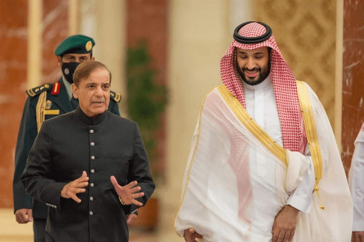 Pakistan PM condemns Houthi attacks on Saudi Arabia in call with crown prince
