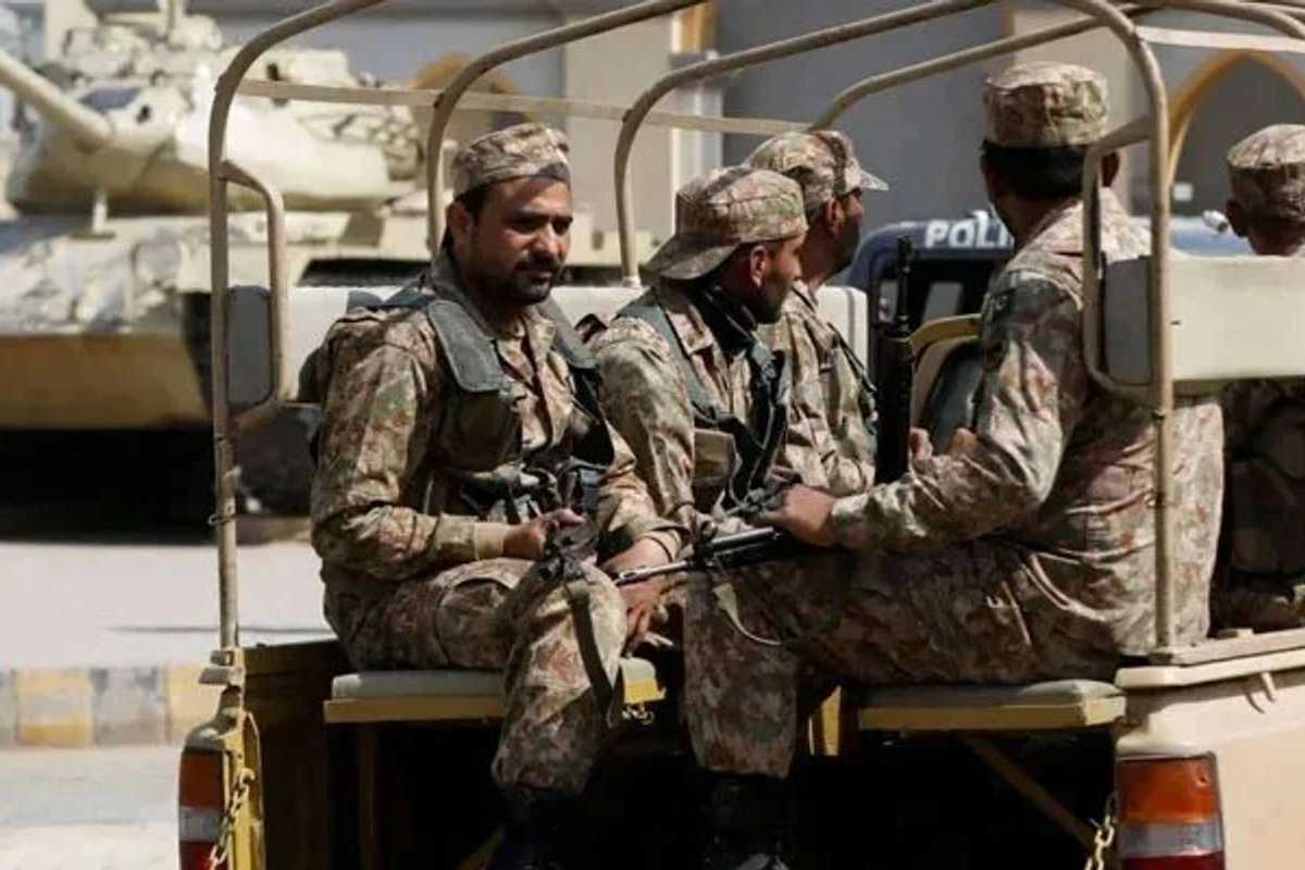 At least seven paramilitary troops killed in attack in southwestern Pakistan