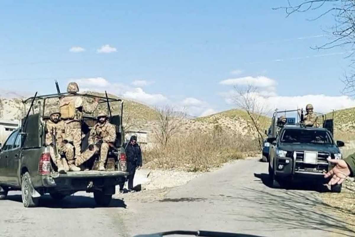 Four killed as gunmen ambush security convoy near gas plant in northwest Pakistan