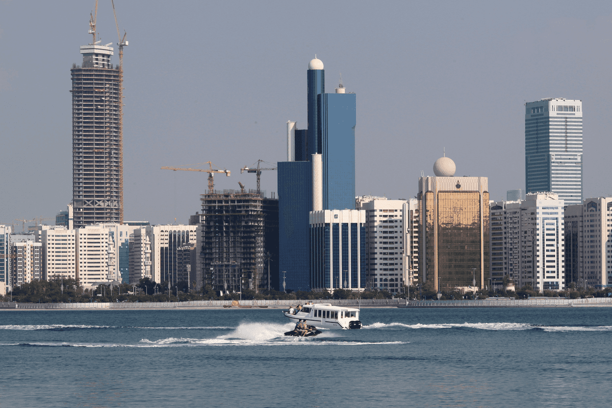 Abu Dhabi non-oil trade jumps 36% to AED415 billion in 2025