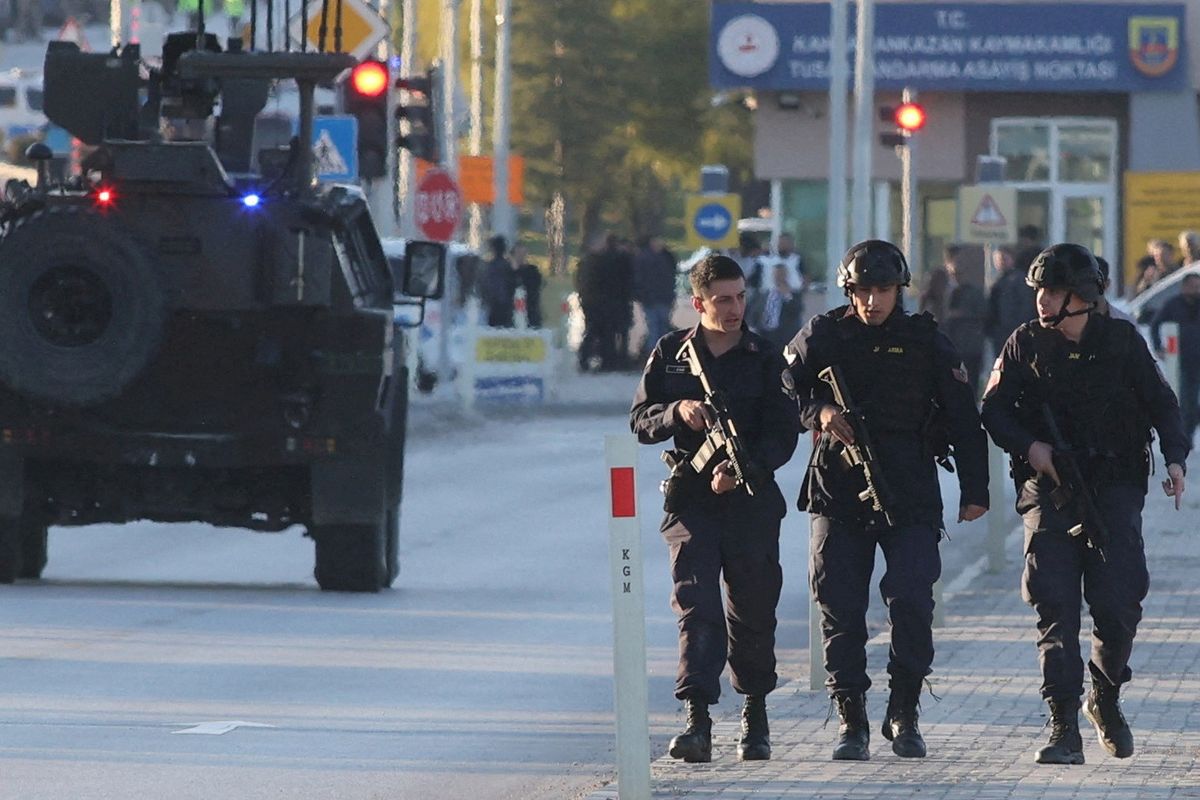 Attackers kill 5, injure 22 at Turkish state aviation site