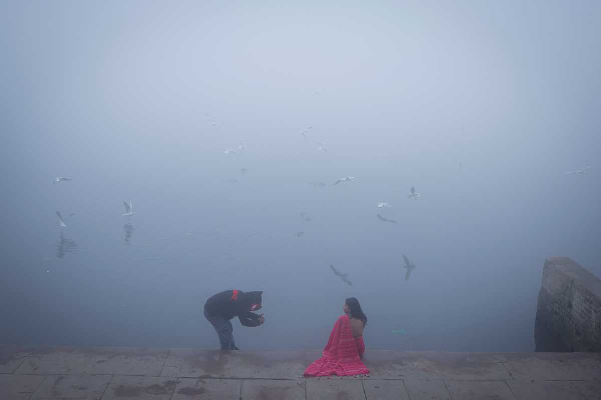 Dense fog over Indian capital delays flights, trains