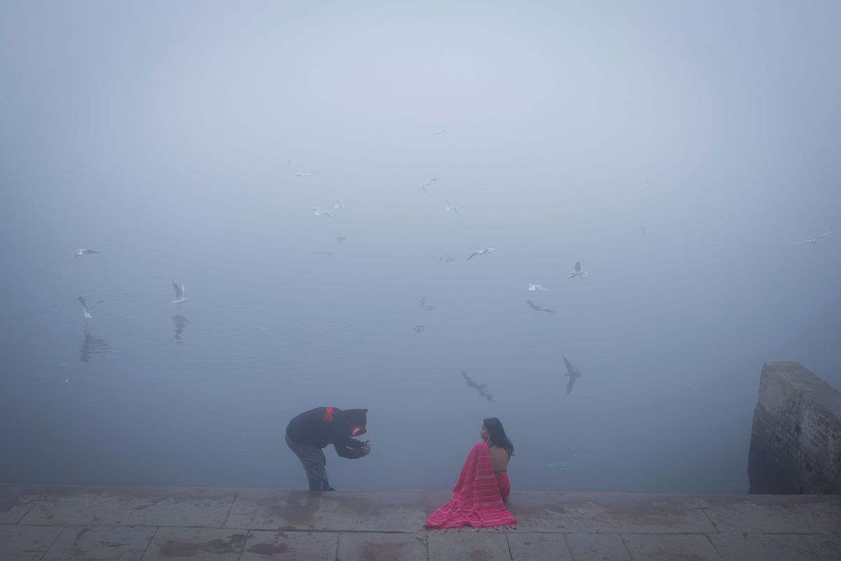 Dense fog over Indian capital delays flights, trains