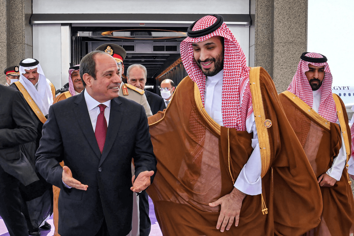 Saudi crown prince lands in Egypt to meet Sisi
