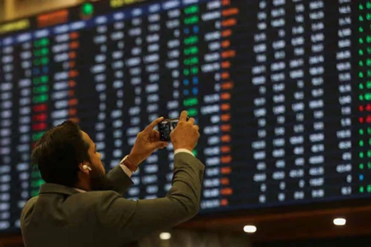 Pakistan equities close week on high on back of PM’s US trip