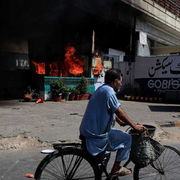 10 dead in pro-Iran protest outside US Consulate in Karachi