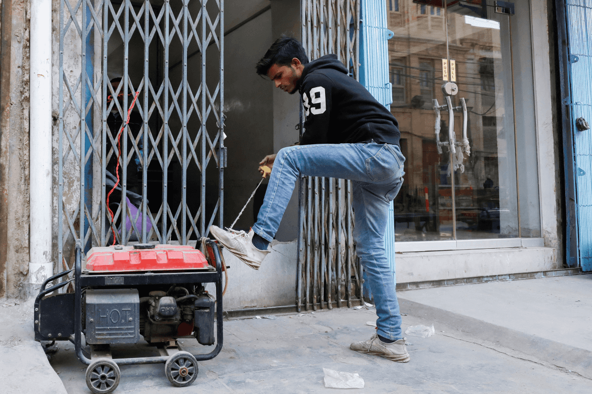 Karachi power outages hurt businesses, exports, KCCI warns