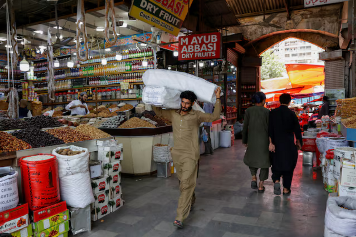 Business confidence in Pakistan hits 4-year high, Gallup survey shows