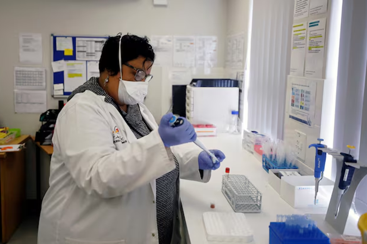 Scientists deplore sharp US cut in medical research funding