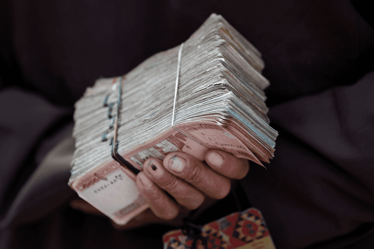 Afghan civil servants face bleak Eid after salaries delayed