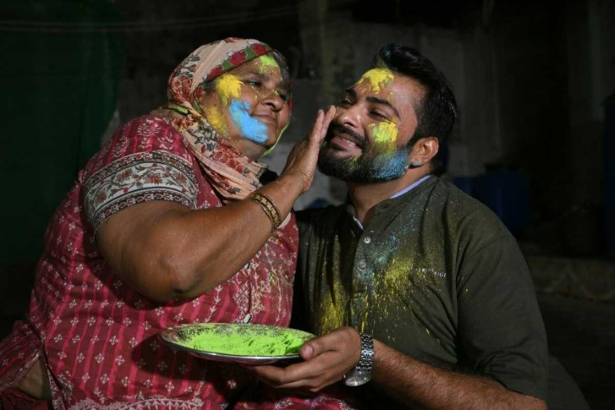 In a Pakistan desert town, Holi and Ramadan come together
