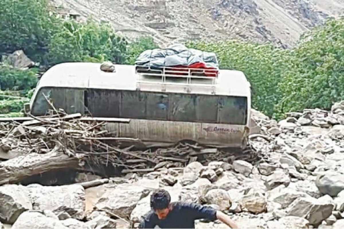 Flash floods kill six, destroy over 100 homes in northern Pakistan