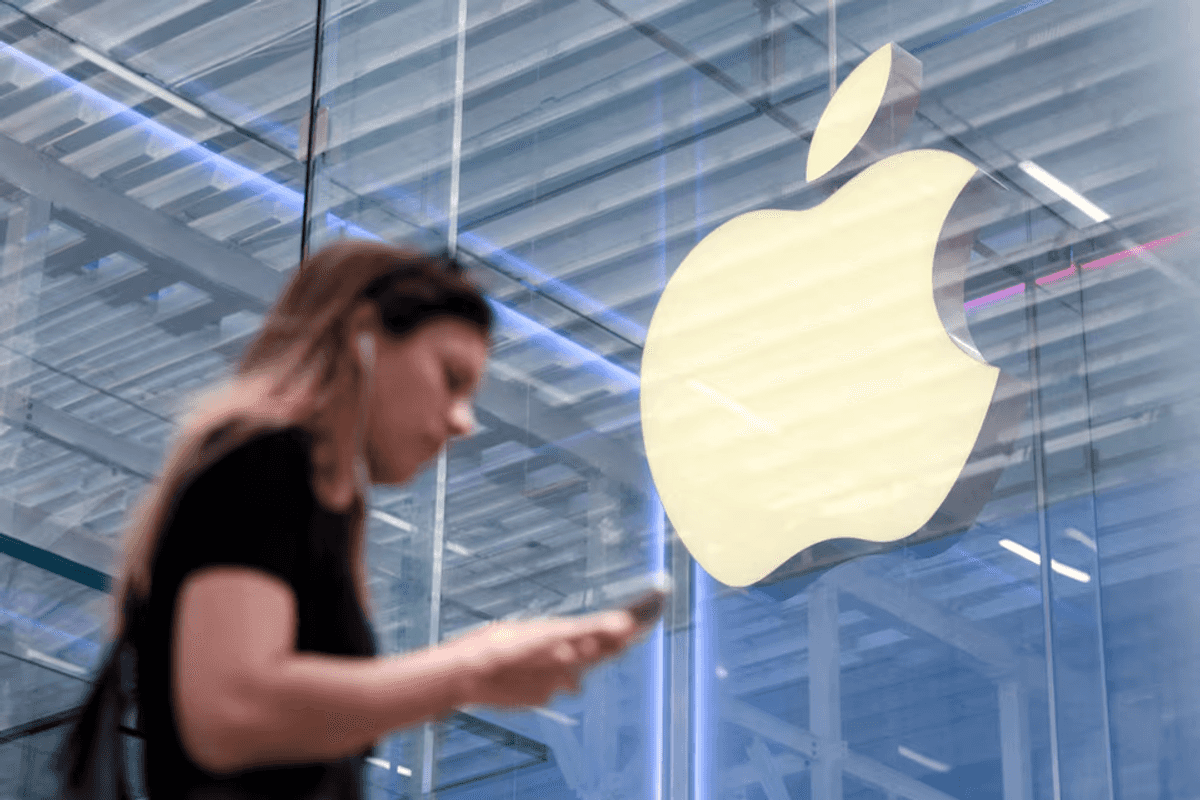 Trump re-escalates trade threats, aiming at Apple, European Union