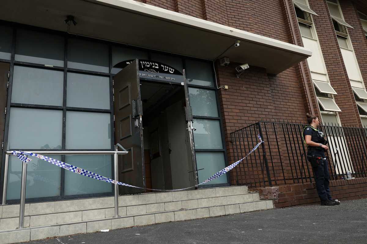 Australia launches antisemitism task force after synagogue arson attack