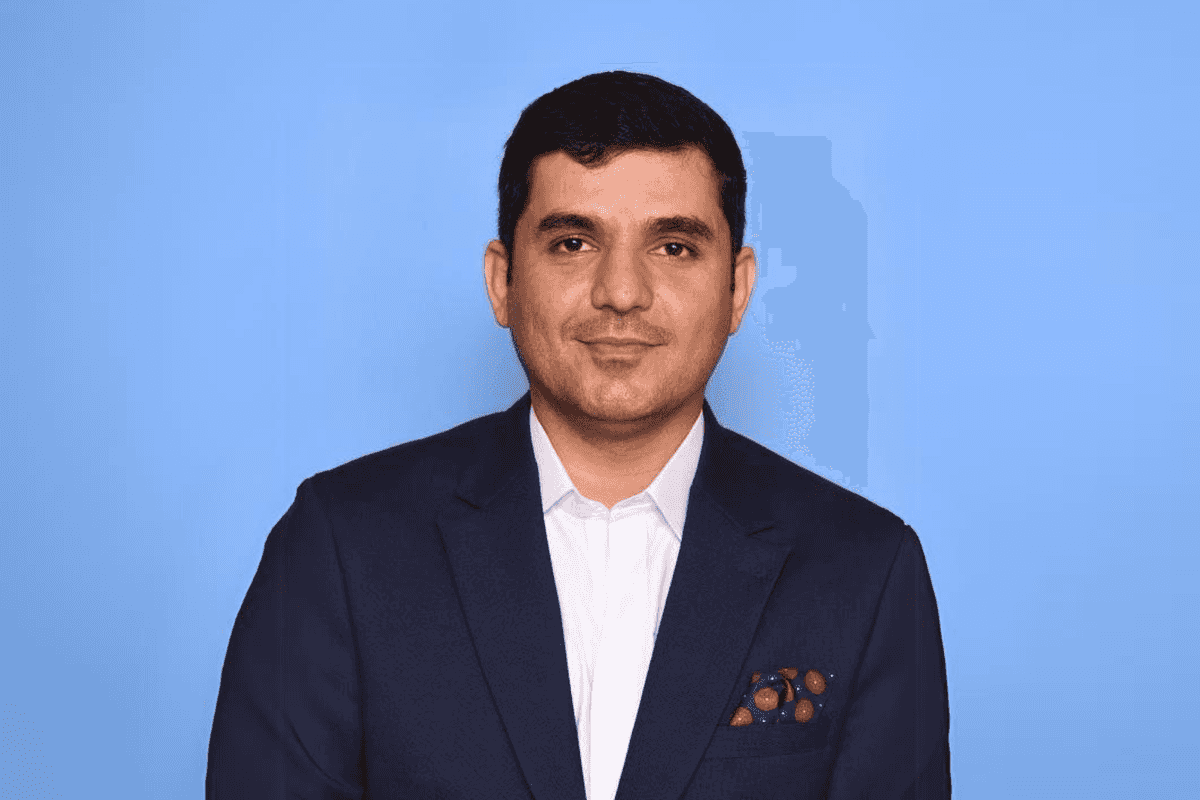 Pakistan's ruling party asks election body to suspend lawmaker who defected on constitutional reforms