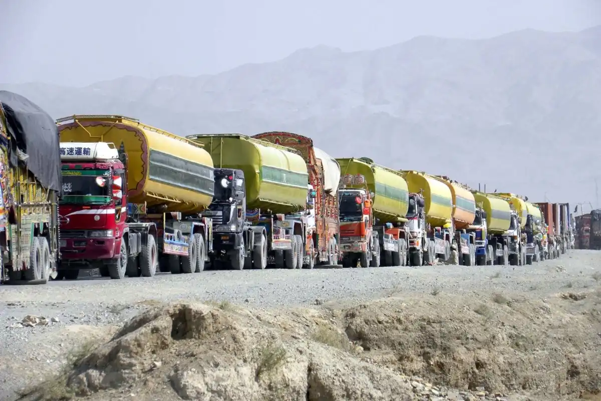 Petroleum sales in Pakistan rise 32% in April