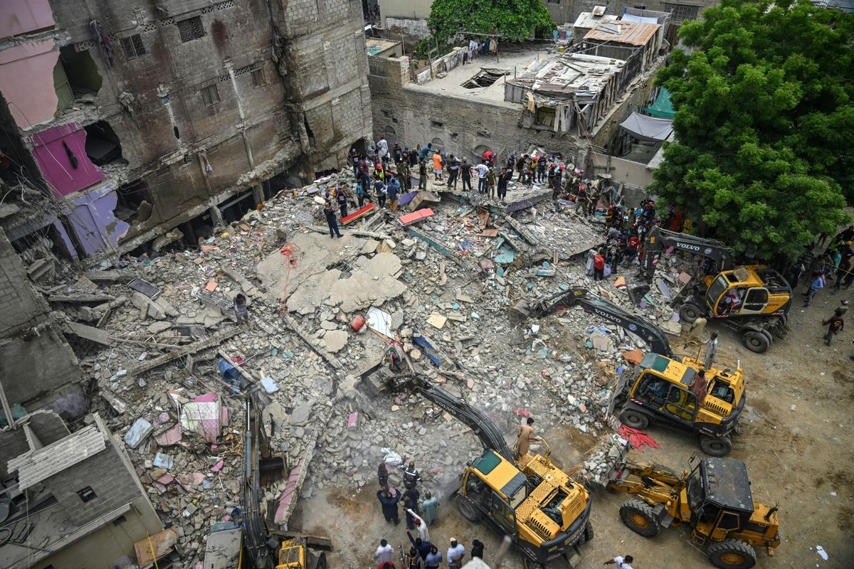 Seven killed as residential building collapses in southwest Pakistan