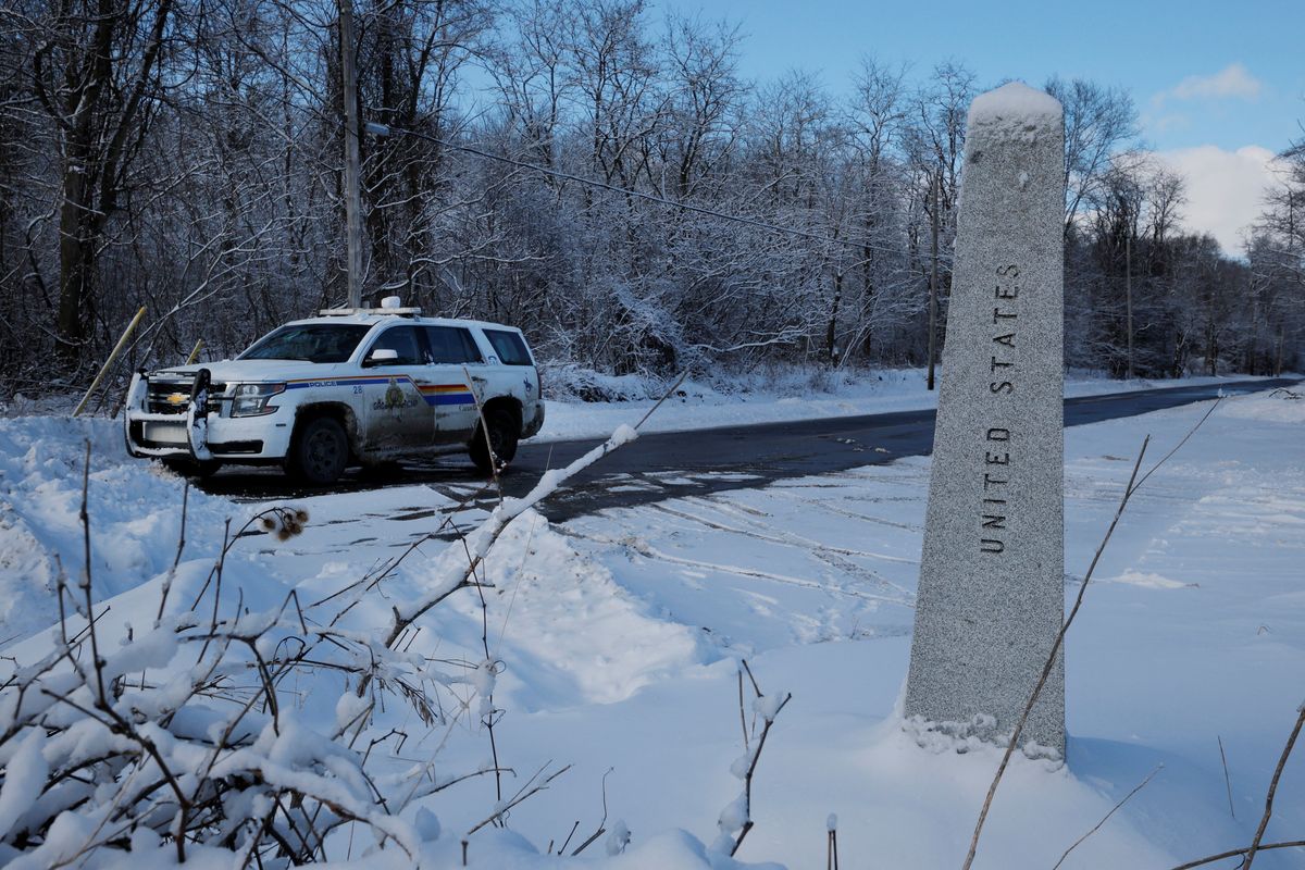 1 dead, 15 arrested trying to enter Canada from US in three weeks, police say