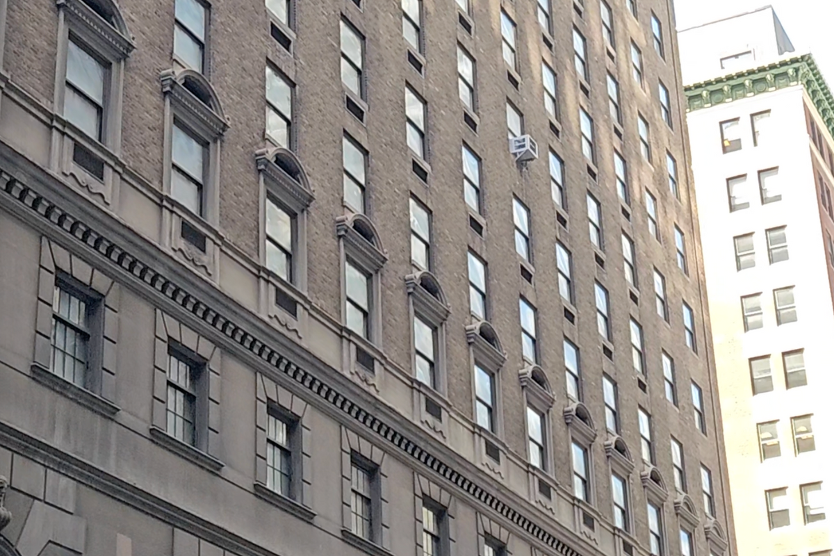 Pakistan eyes $1 billion valuation for Roosevelt Hotel in NYC amid redevelopment push