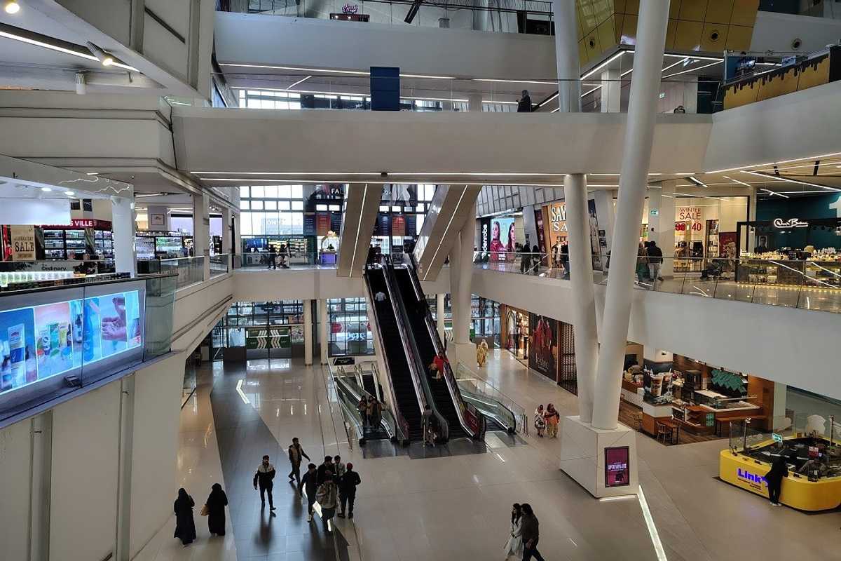 Tax officers in Pakistan authorized to seal outlets of non-compliant retailers