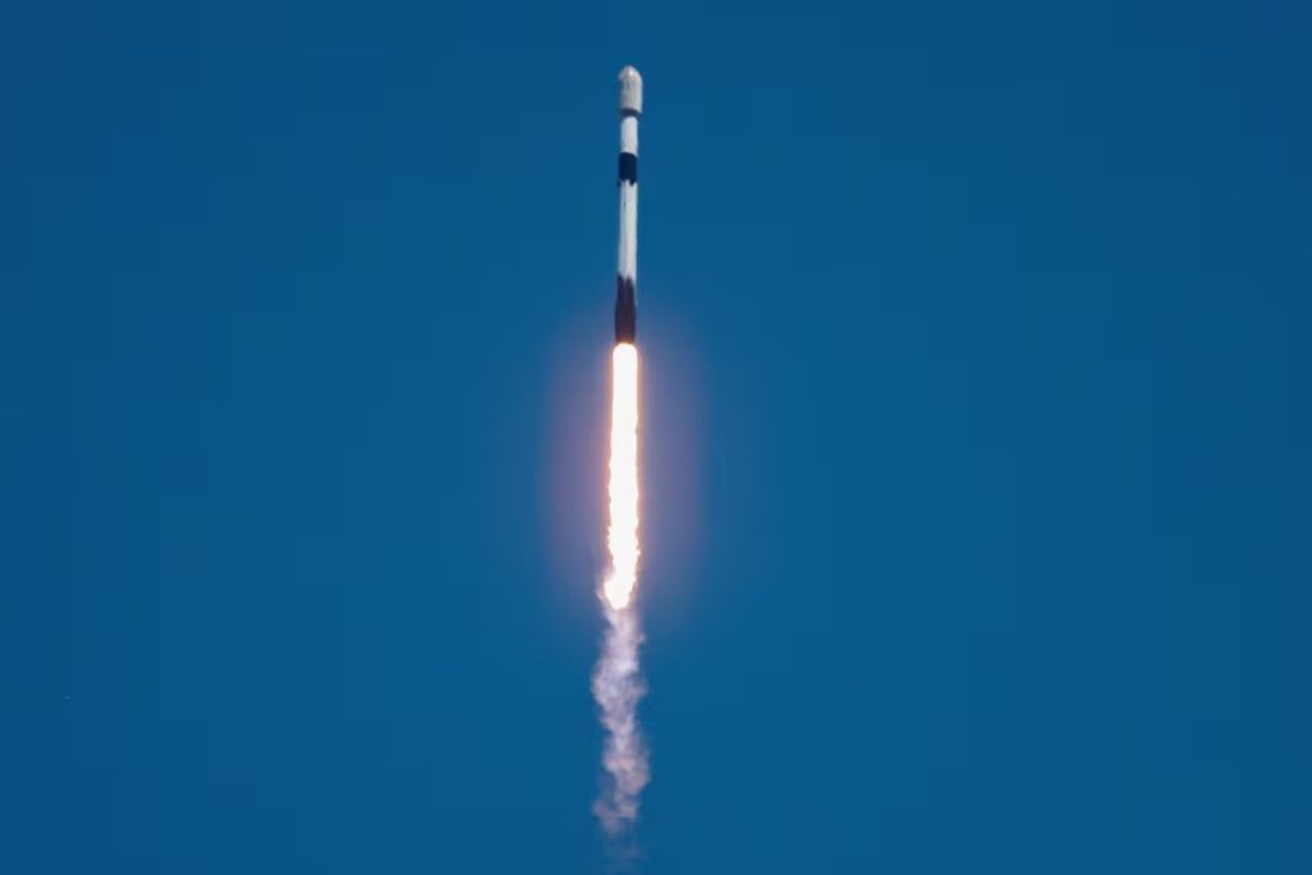 Europe agency says it is in talks with SpaceX on tackling space junk