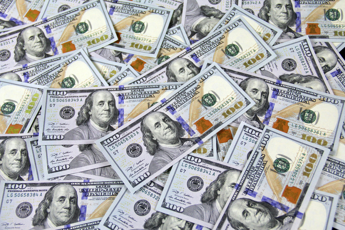Dollar at one-year high as Trump trade momentum eclipses Fed easing view