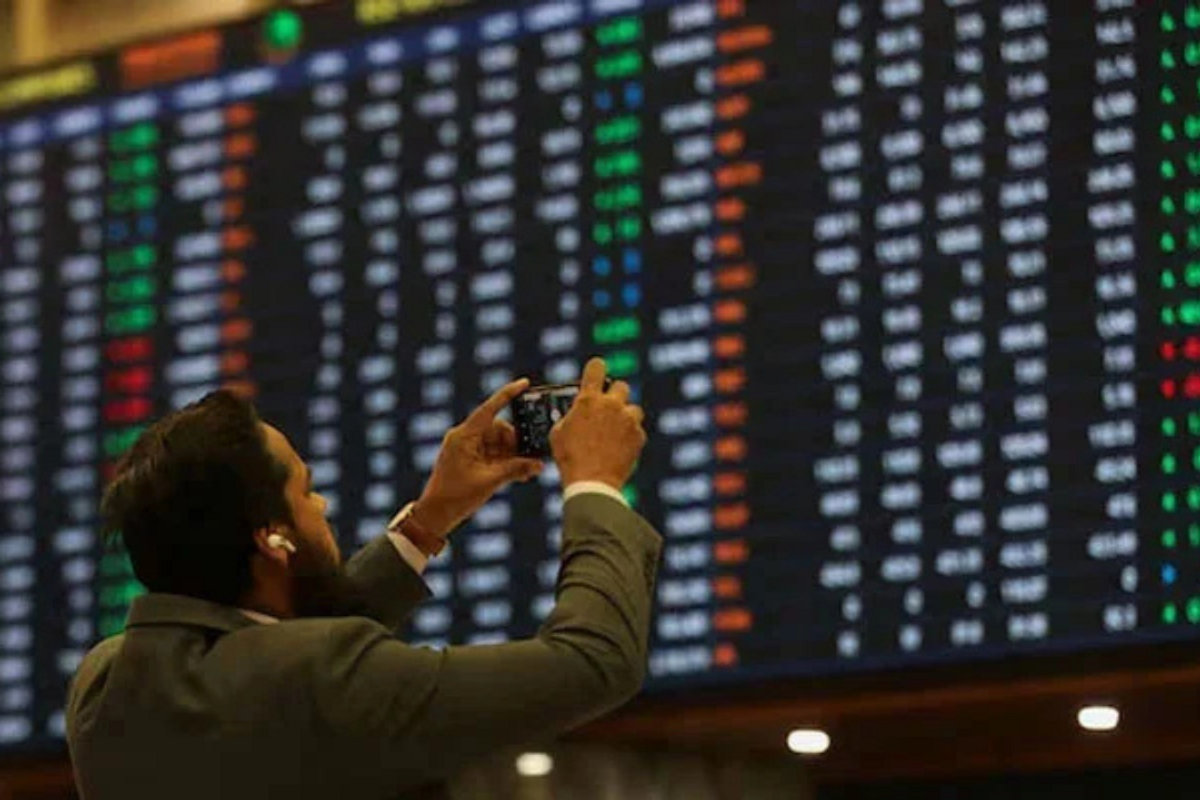 Pakistan stock market surges 58% in FY25 amid record trading volumes, monetary easing