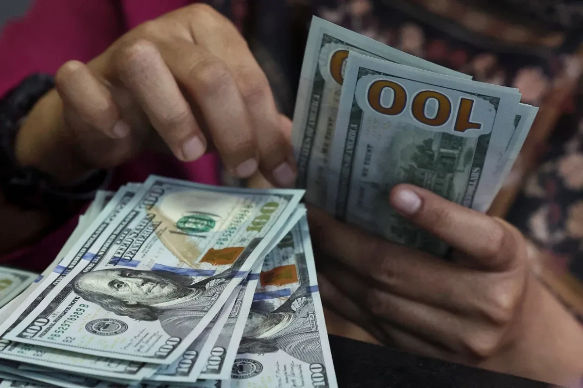 Pakistan received $695 million in foreign loans in July