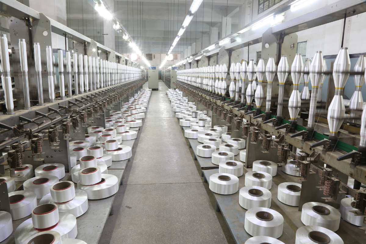 Despite lower tariffs, Pakistan's competitive edge narrows: report