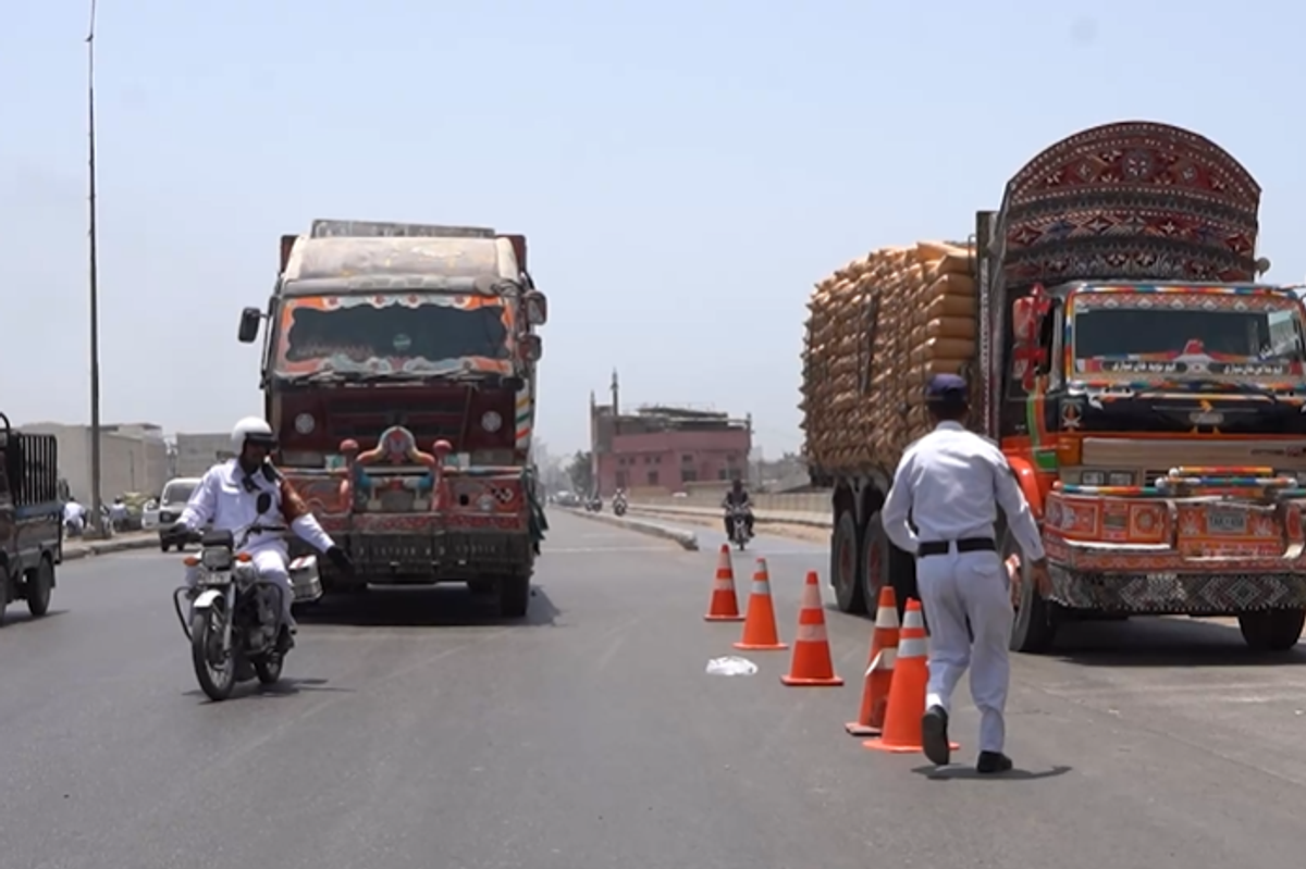 Drug testing begins for truck drivers in Karachi, transporters call it ‘unfair’