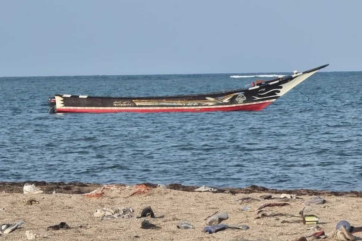At least 68 dead after migrant boat sinks off Yemen