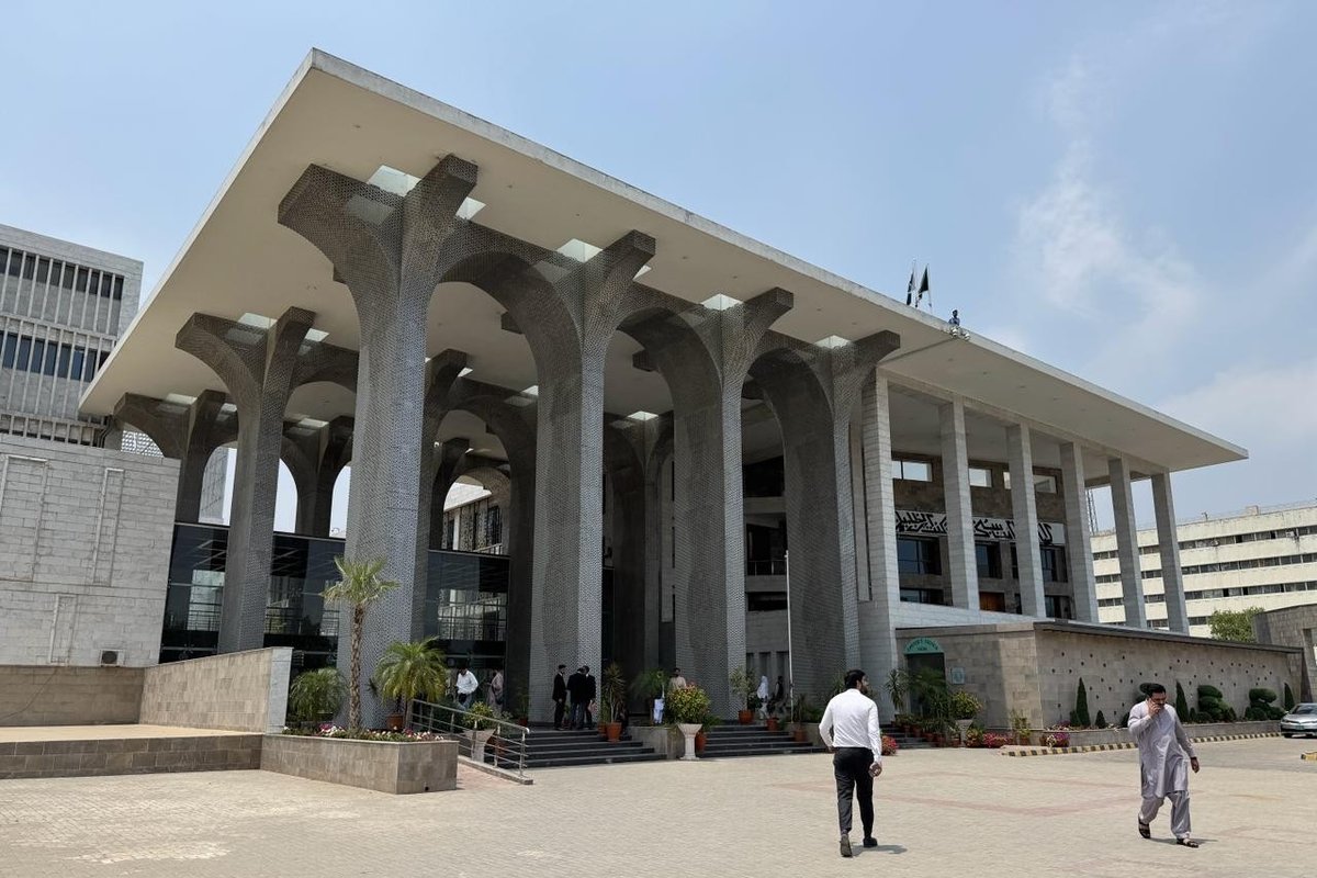 Pakistani court seeks report on FIA officer urging lawyers not to defend blasphemy suspects