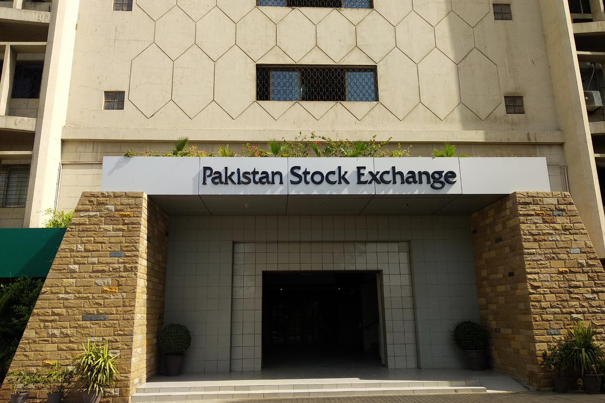 Pakistan stocks jump to a record high of 86,206 points