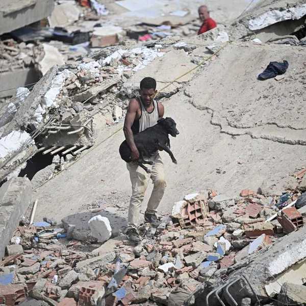 International aid and rescue teams rush to Venezuela after deadly earthquakes