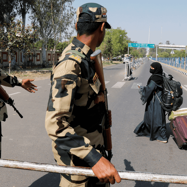 India orders demolition of illegal structures along Pakistan border