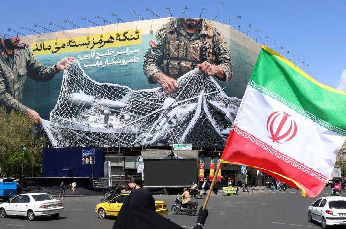 Israeli strikes kill Iran Guards intel chief as Trump deadline looms