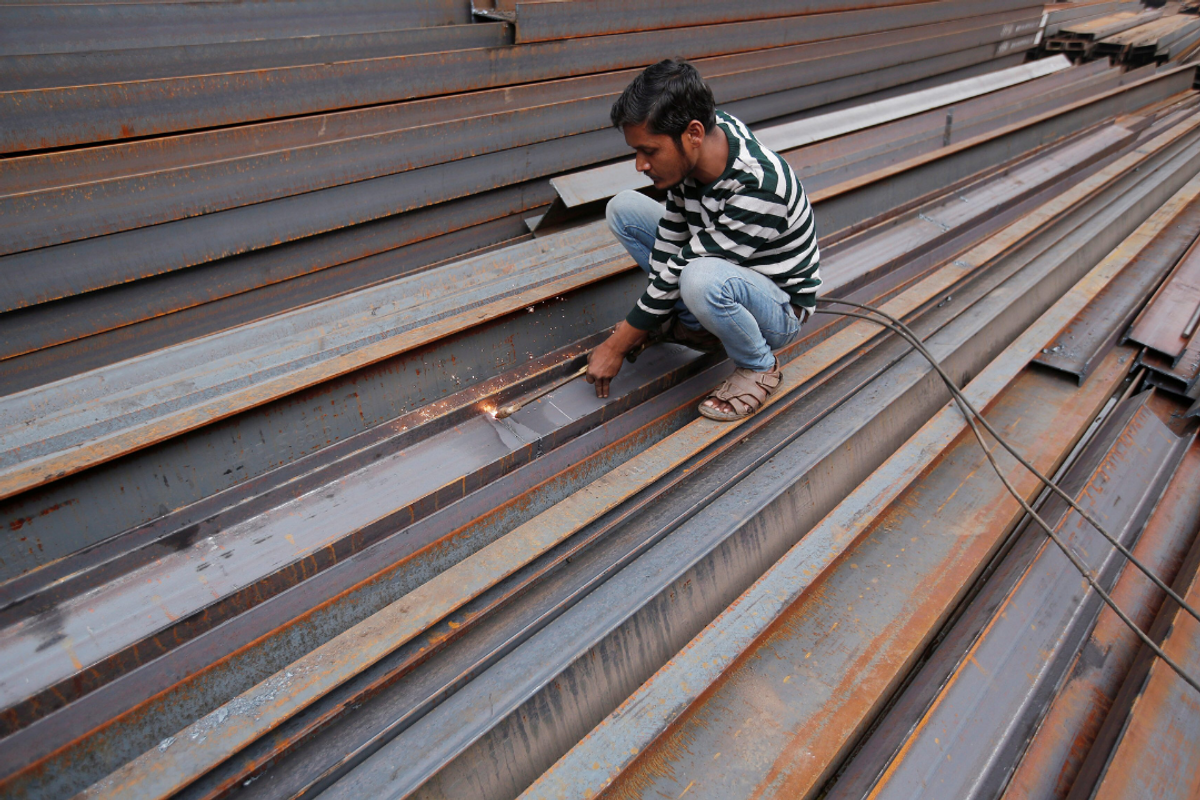 Pakistan and Russia discuss establishment of a new steel mill in Karachi
