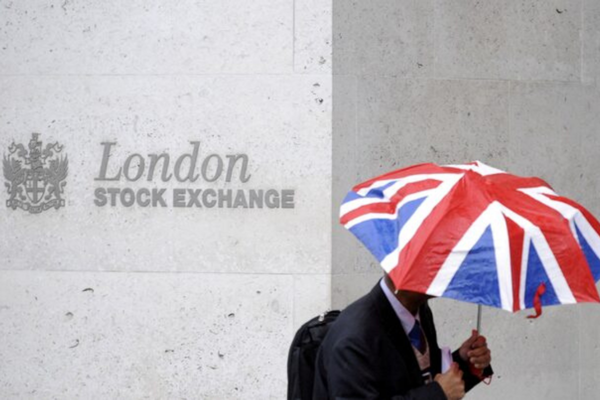 London's FTSE 100 stocks index hits record high