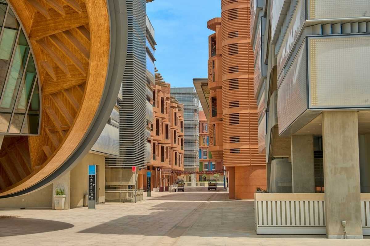 Abu Dhabi real estate transactions surpass AED17.24 billion in early 2025