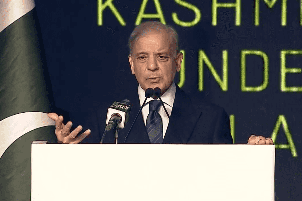 Shehbaz Sharif offers PTI talks if party ends march and sit-ins