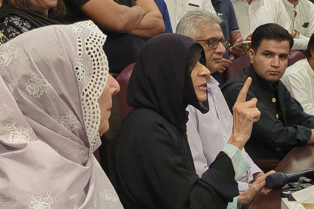 Imran Khan’s sister, doctor detail confusion, lack of communication during his hospital transfer