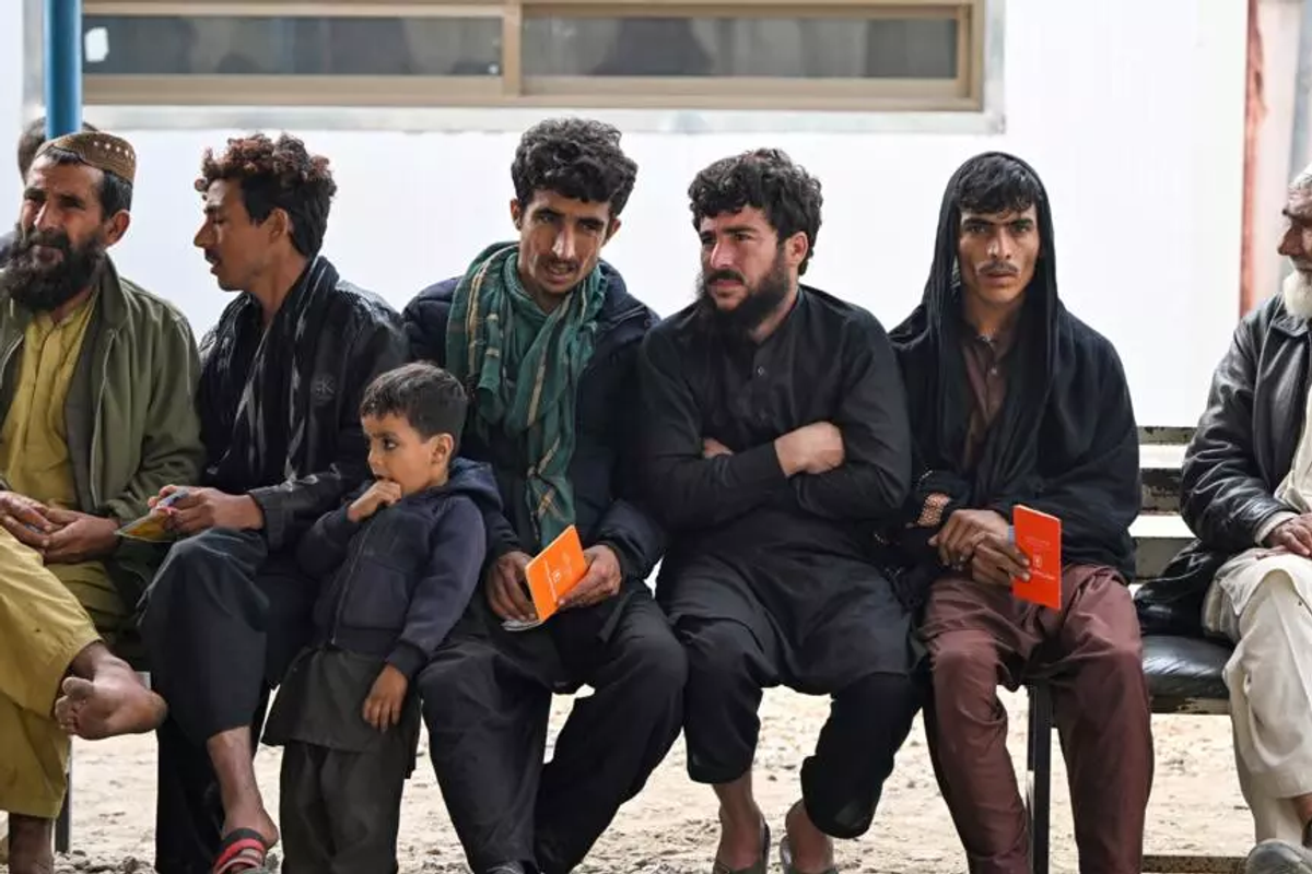 Pakistan sets March 31 deadline for illegal foreigners, Afghan cardholders to leave